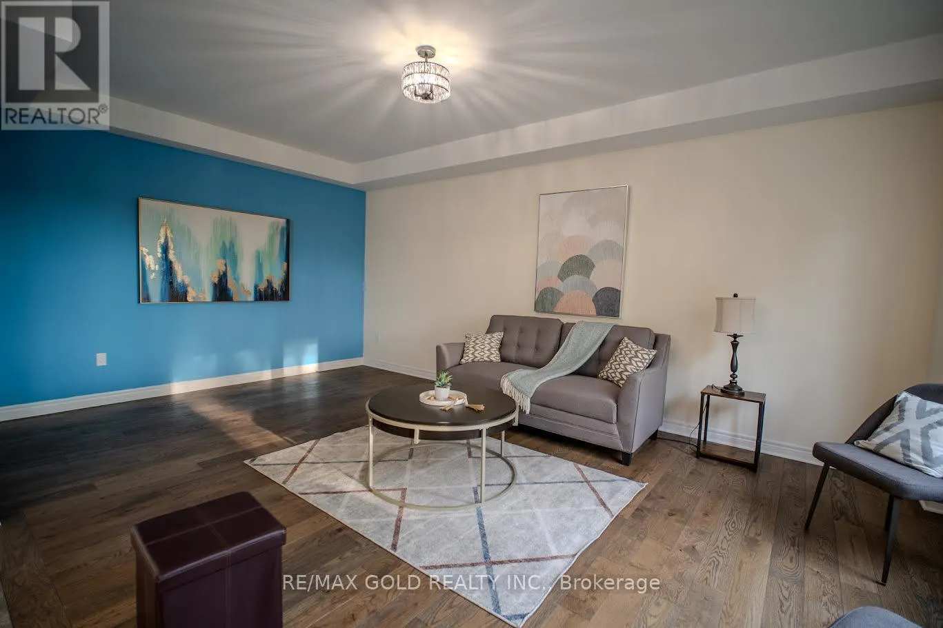 7395 SHERRILEE CRESCENT