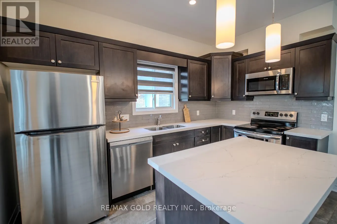 7395 SHERRILEE CRESCENT
