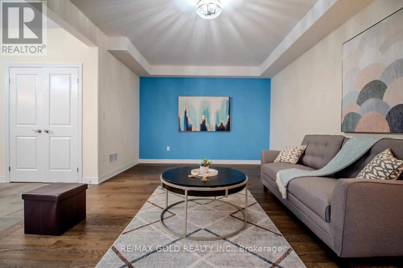 7395 SHERRILEE CRESCENT