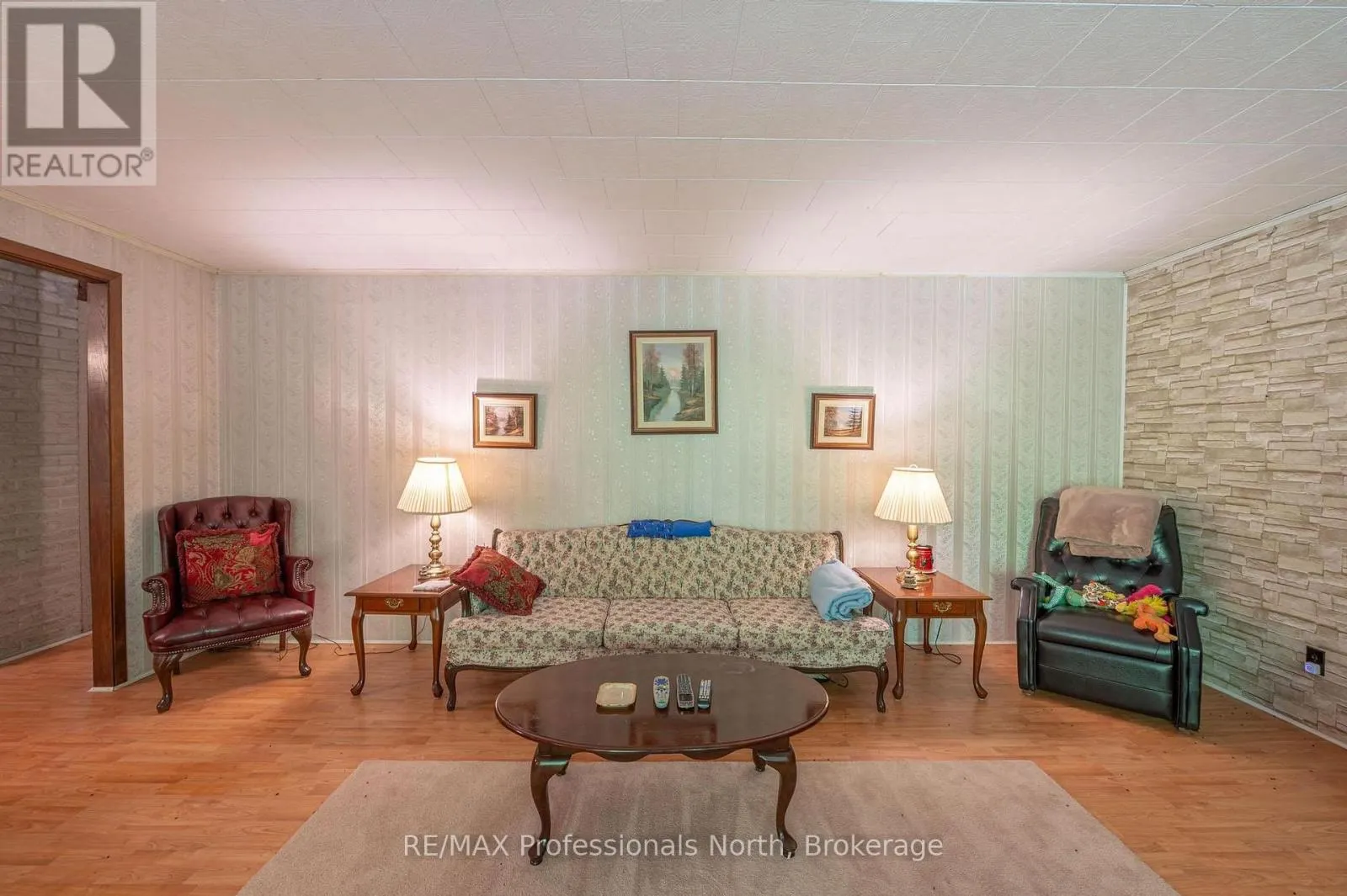 2499 KENNISIS LAKE ROAD