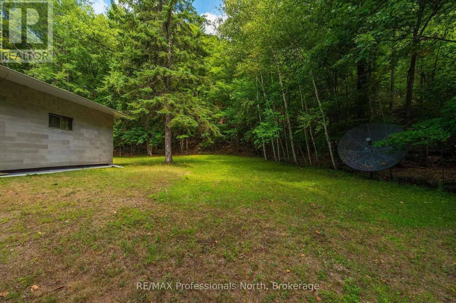 2499 KENNISIS LAKE ROAD