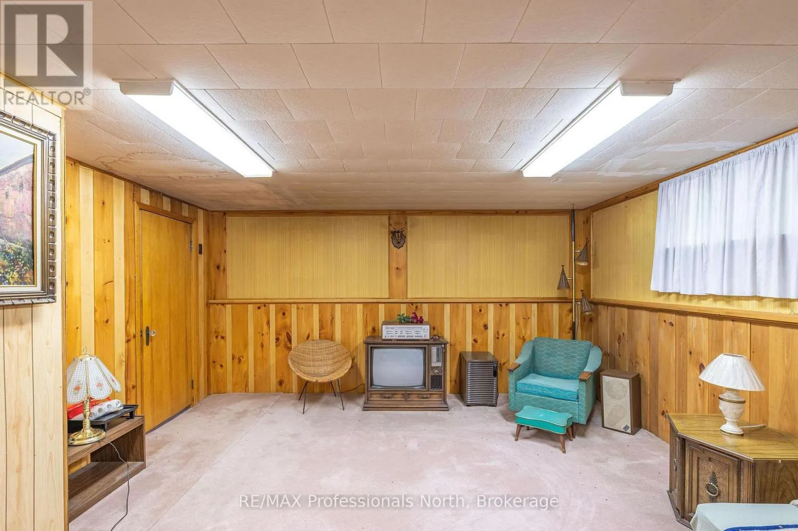 2499 KENNISIS LAKE ROAD