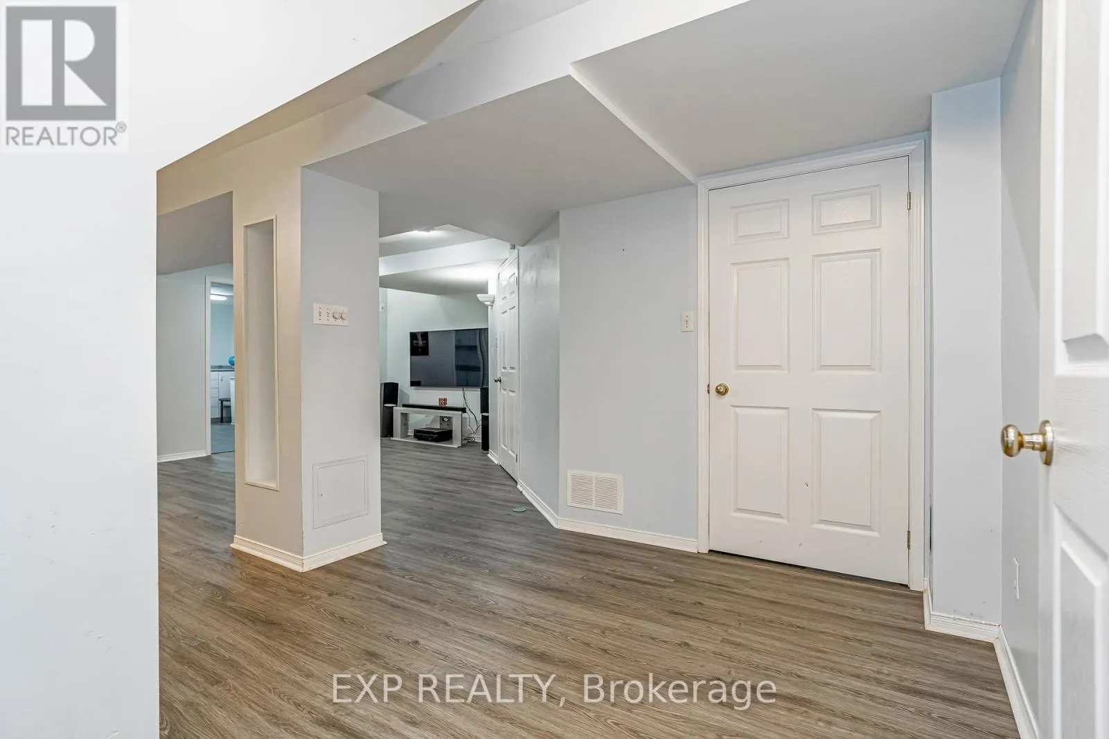 2103 GARDENWAY DRIVE