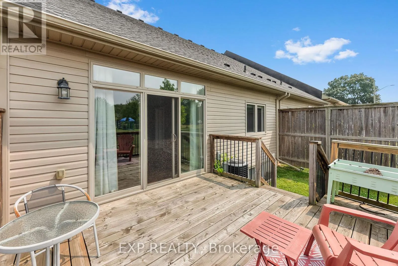 4 - 5490 PRINCE EDWARD AVENUE, #4