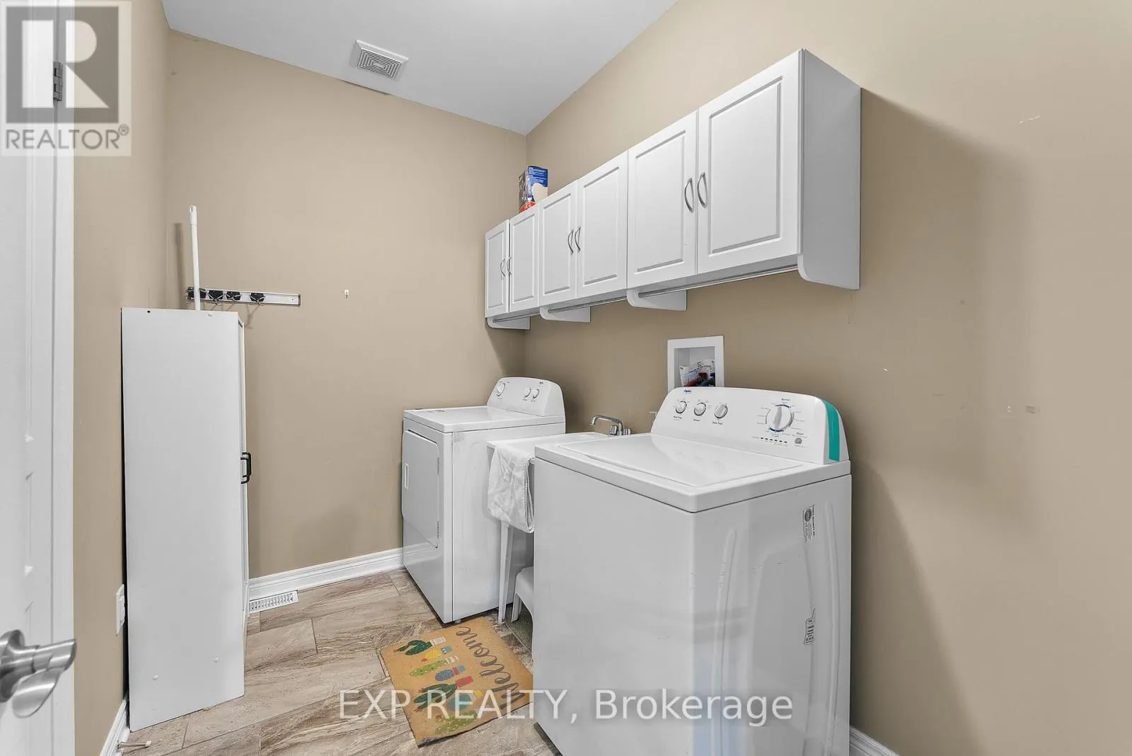 4 - 5490 PRINCE EDWARD AVENUE, #4