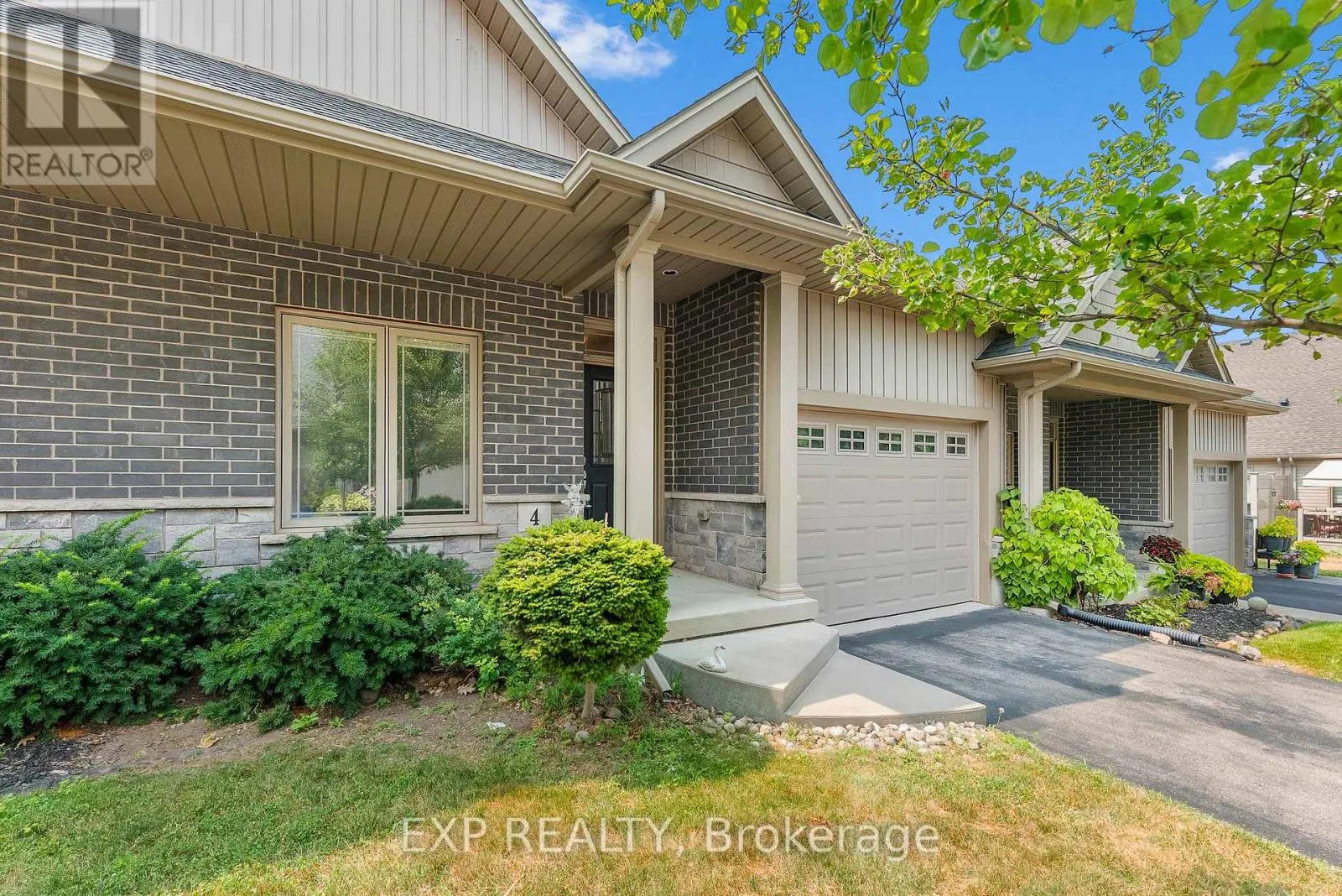 4 - 5490 PRINCE EDWARD AVENUE, #4