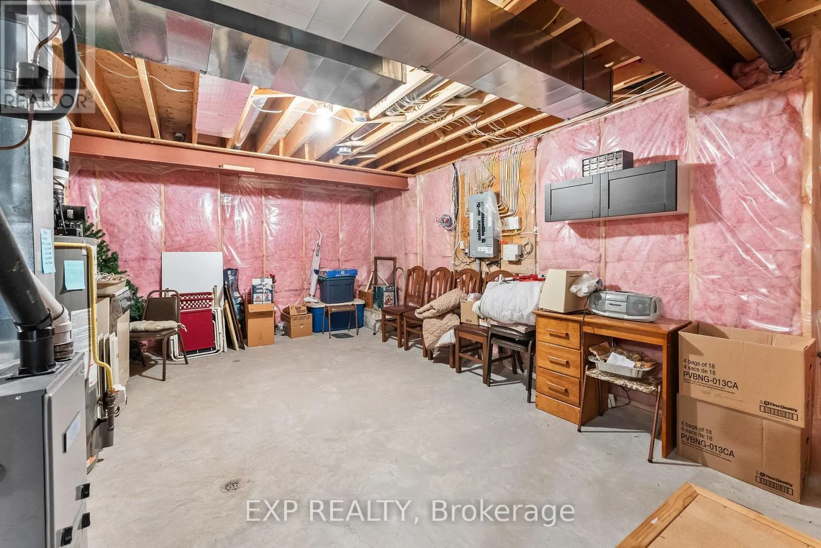 4 - 5490 PRINCE EDWARD AVENUE, #4