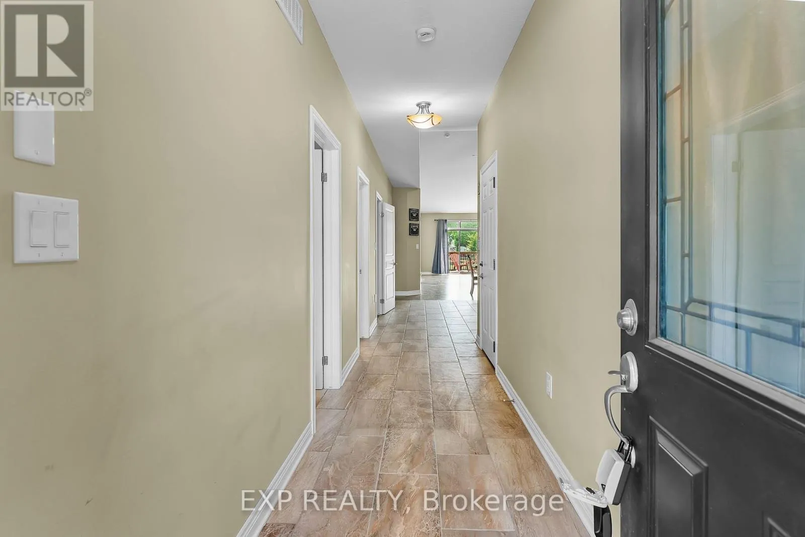 4 - 5490 PRINCE EDWARD AVENUE, #4