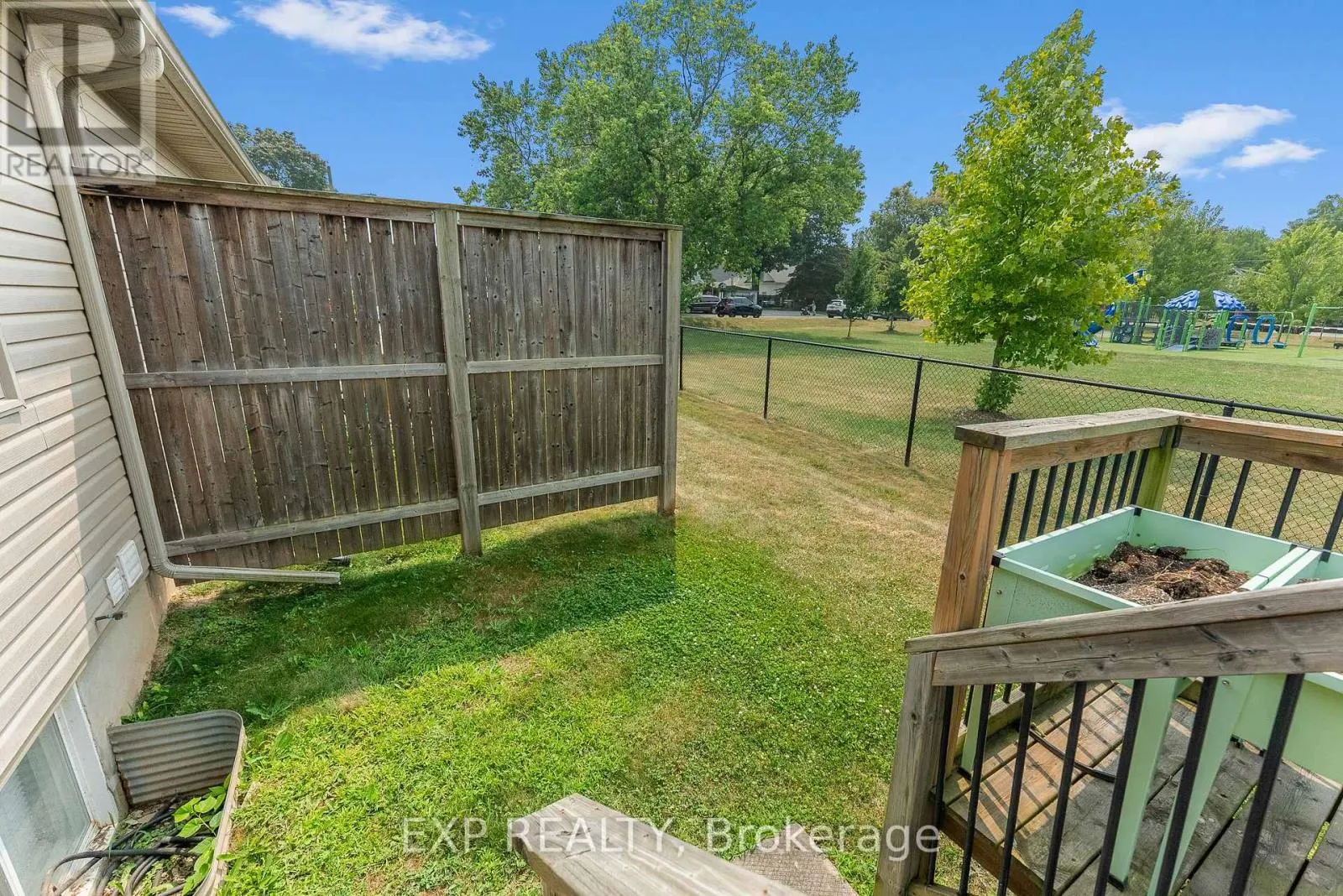 4 - 5490 PRINCE EDWARD AVENUE, #4