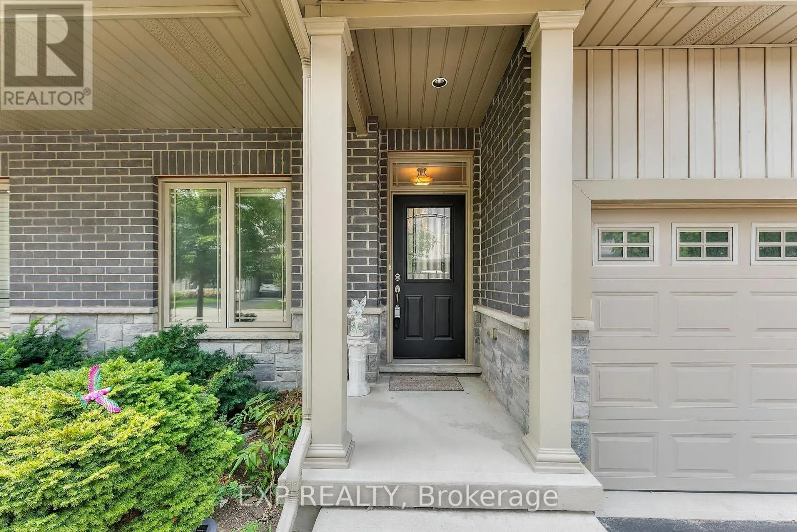 4 - 5490 PRINCE EDWARD AVENUE, #4