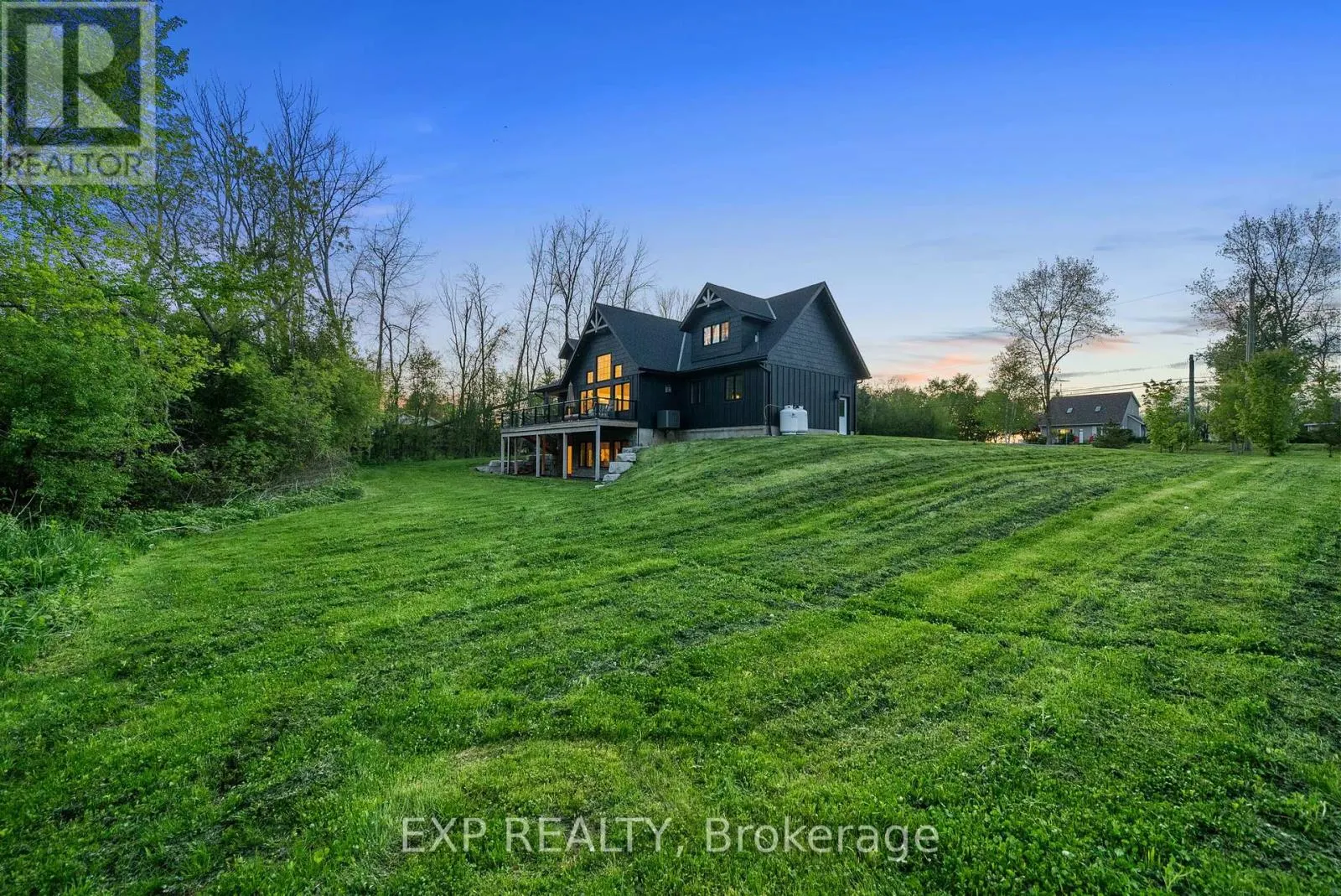 1499 LAKESIDE DRIVE