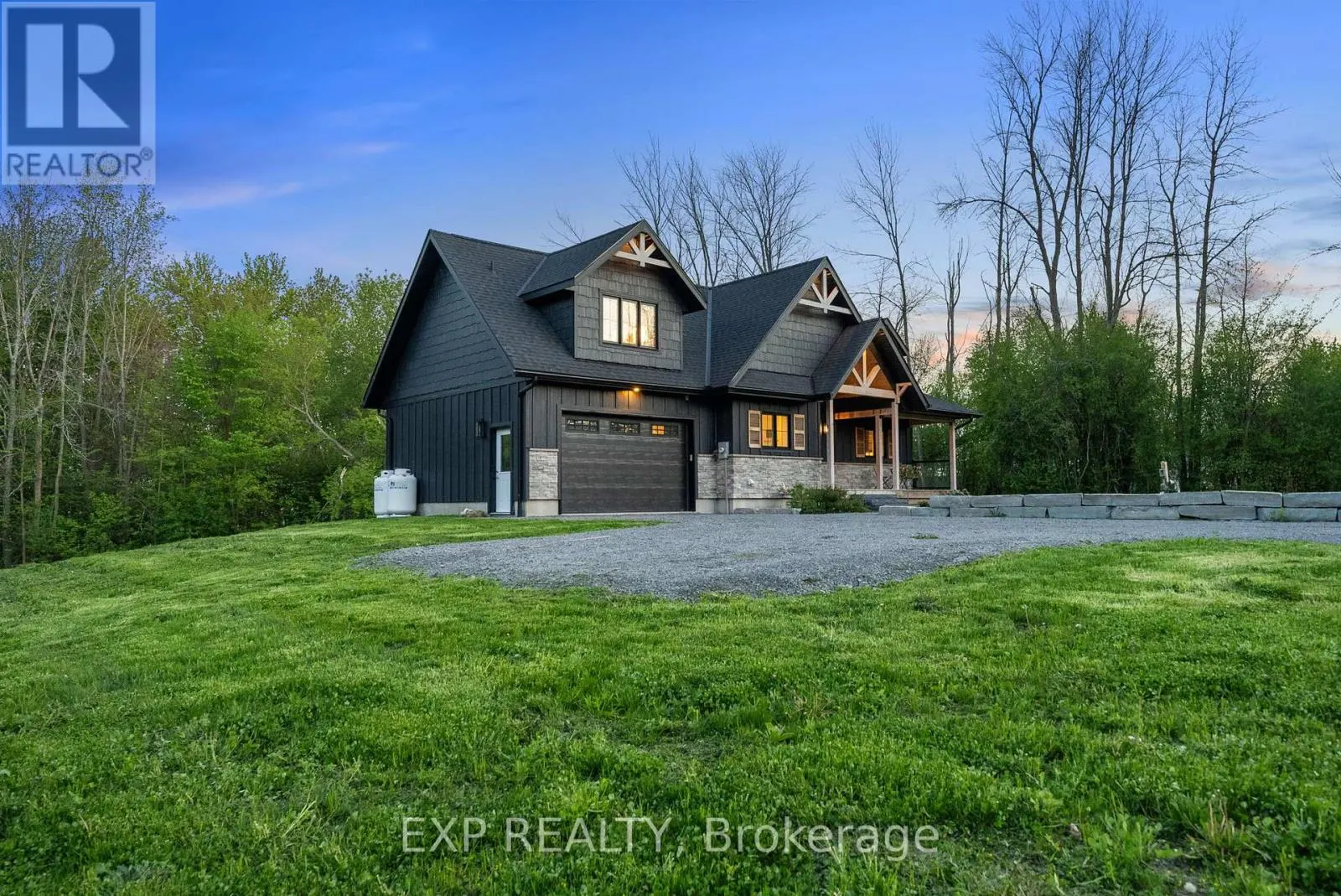1499 LAKESIDE DRIVE