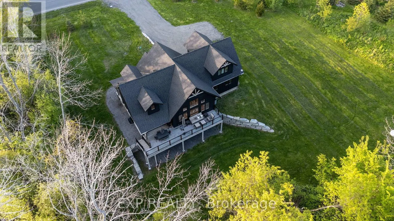 1499 LAKESIDE DRIVE