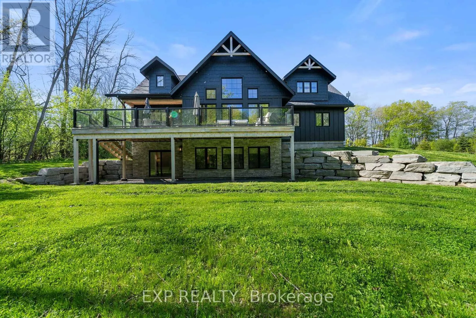 1499 LAKESIDE DRIVE