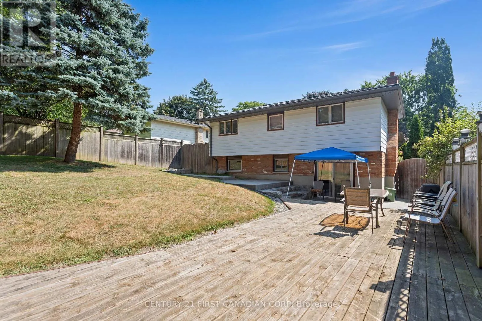 7 ROLLSCOURT GARDENS