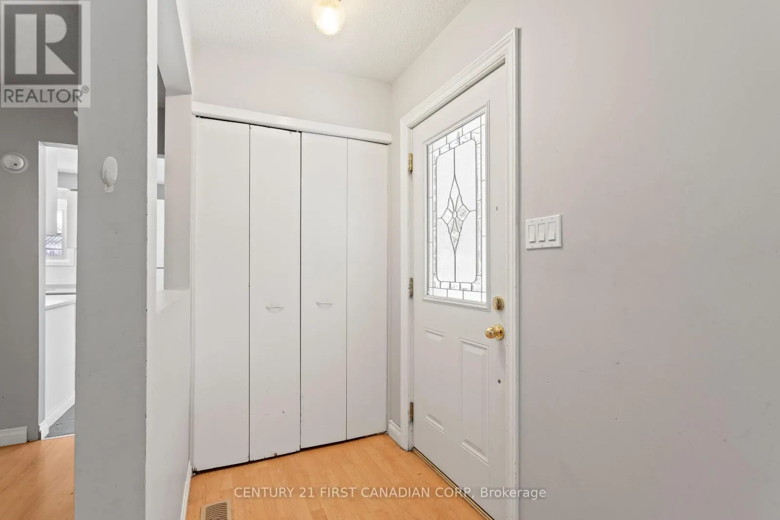 7 ROLLSCOURT GARDENS