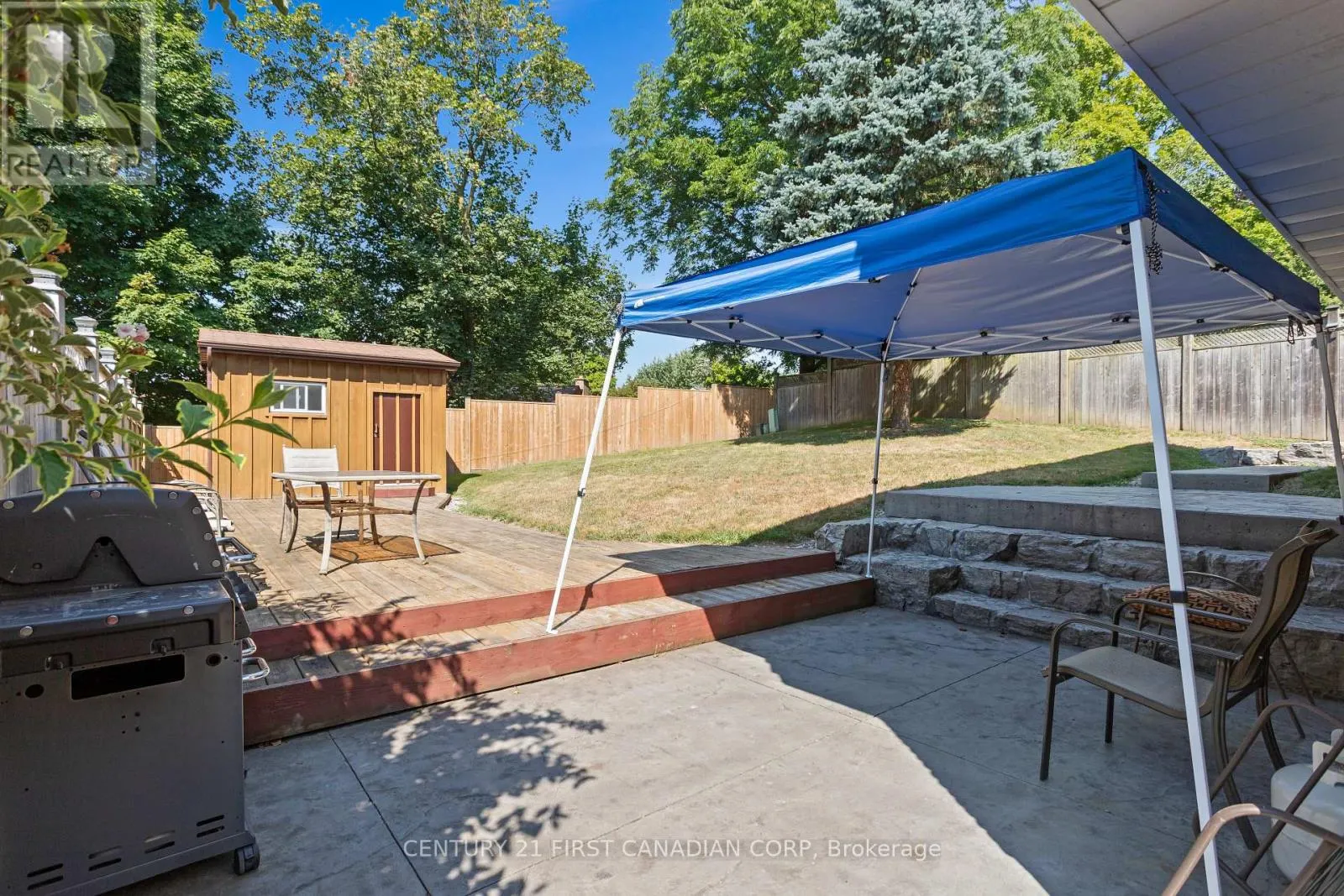 7 ROLLSCOURT GARDENS