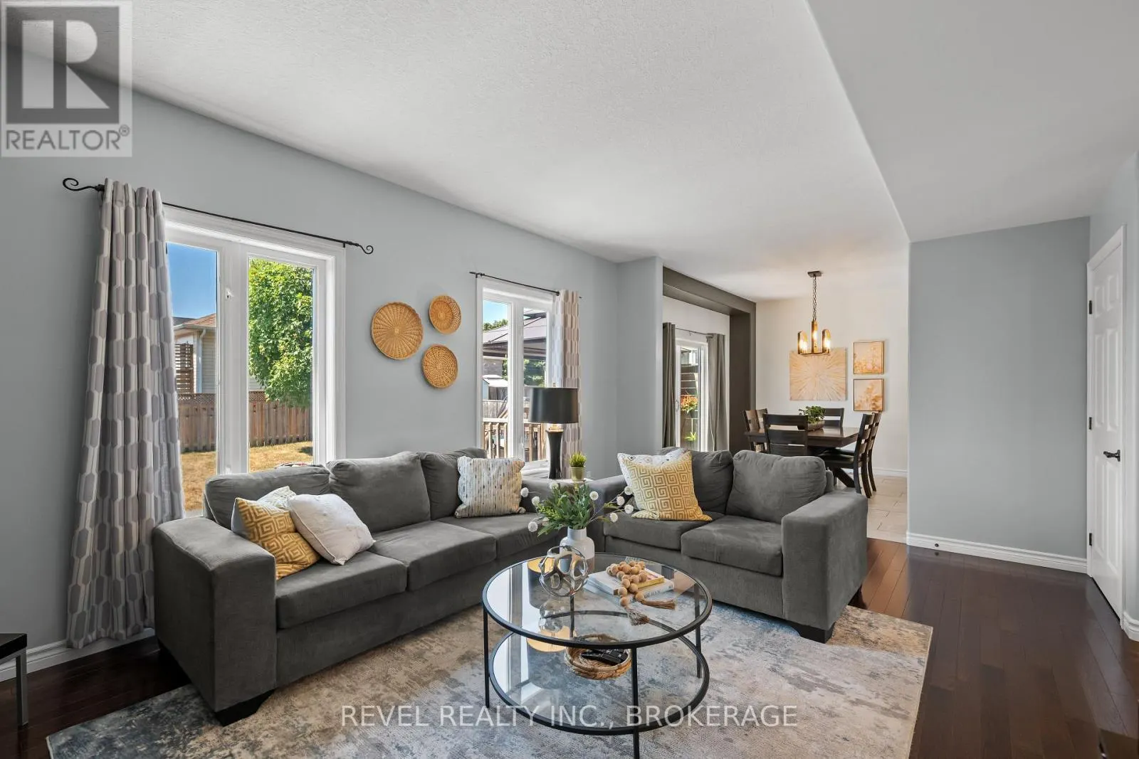 102 MCDONOUGH CRESCENT