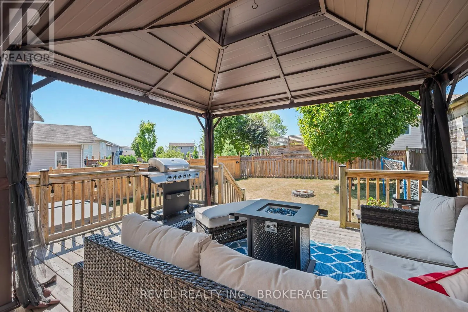 102 MCDONOUGH CRESCENT