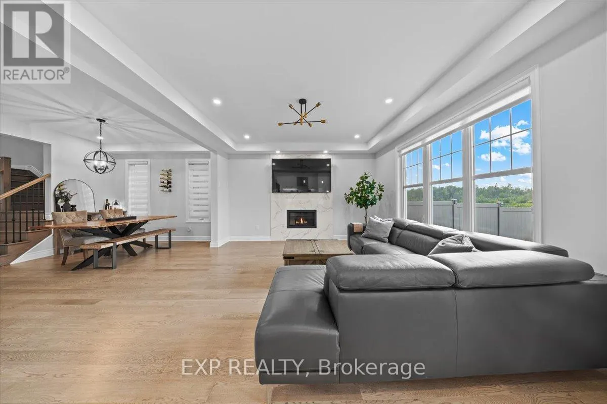 126 UNITY PLACE