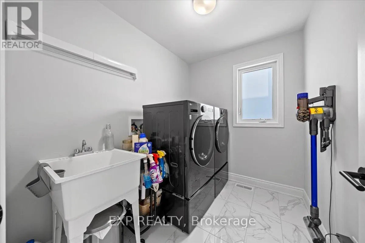126 UNITY PLACE