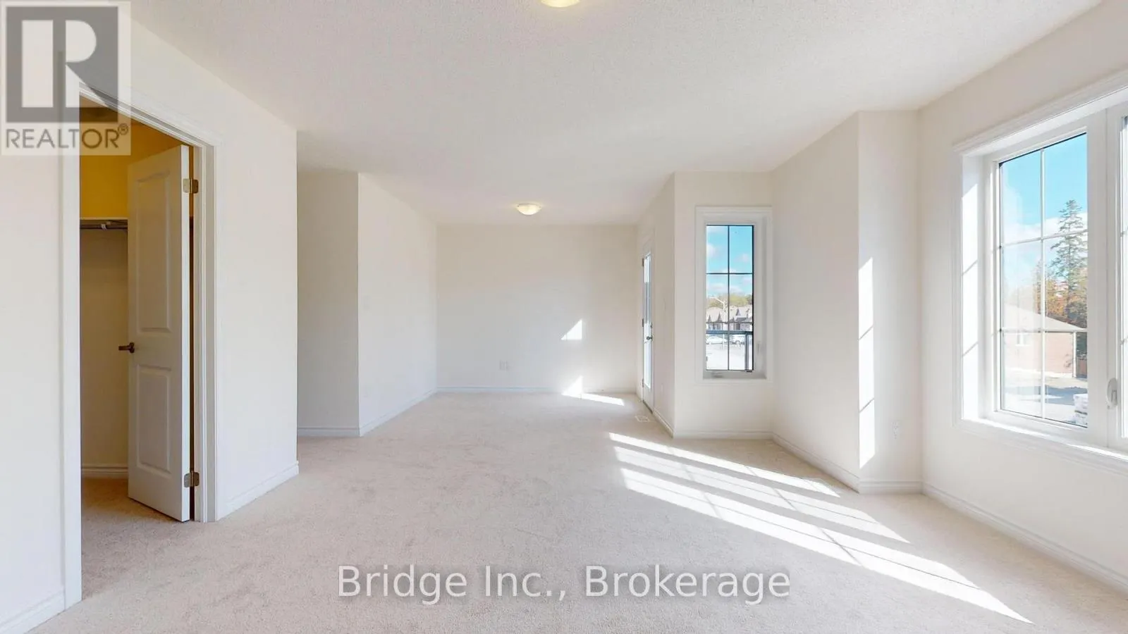 12 HILLCROFT WAY