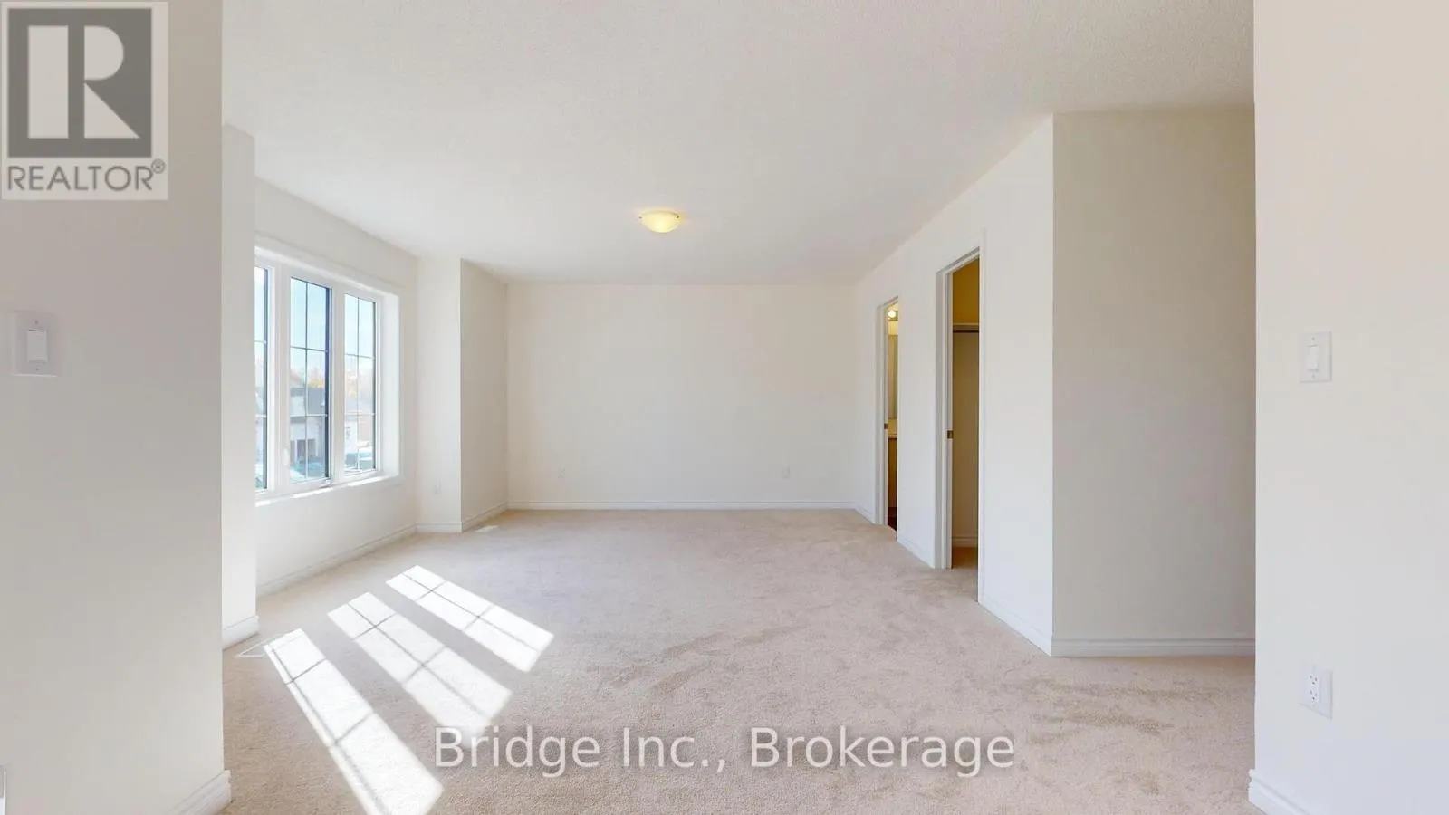 12 HILLCROFT WAY