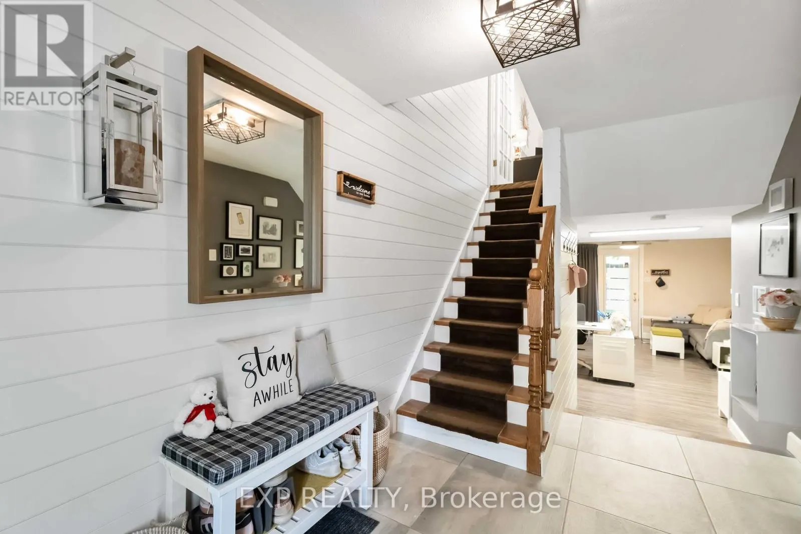 37 - 72 STONE CHURCH ROAD W