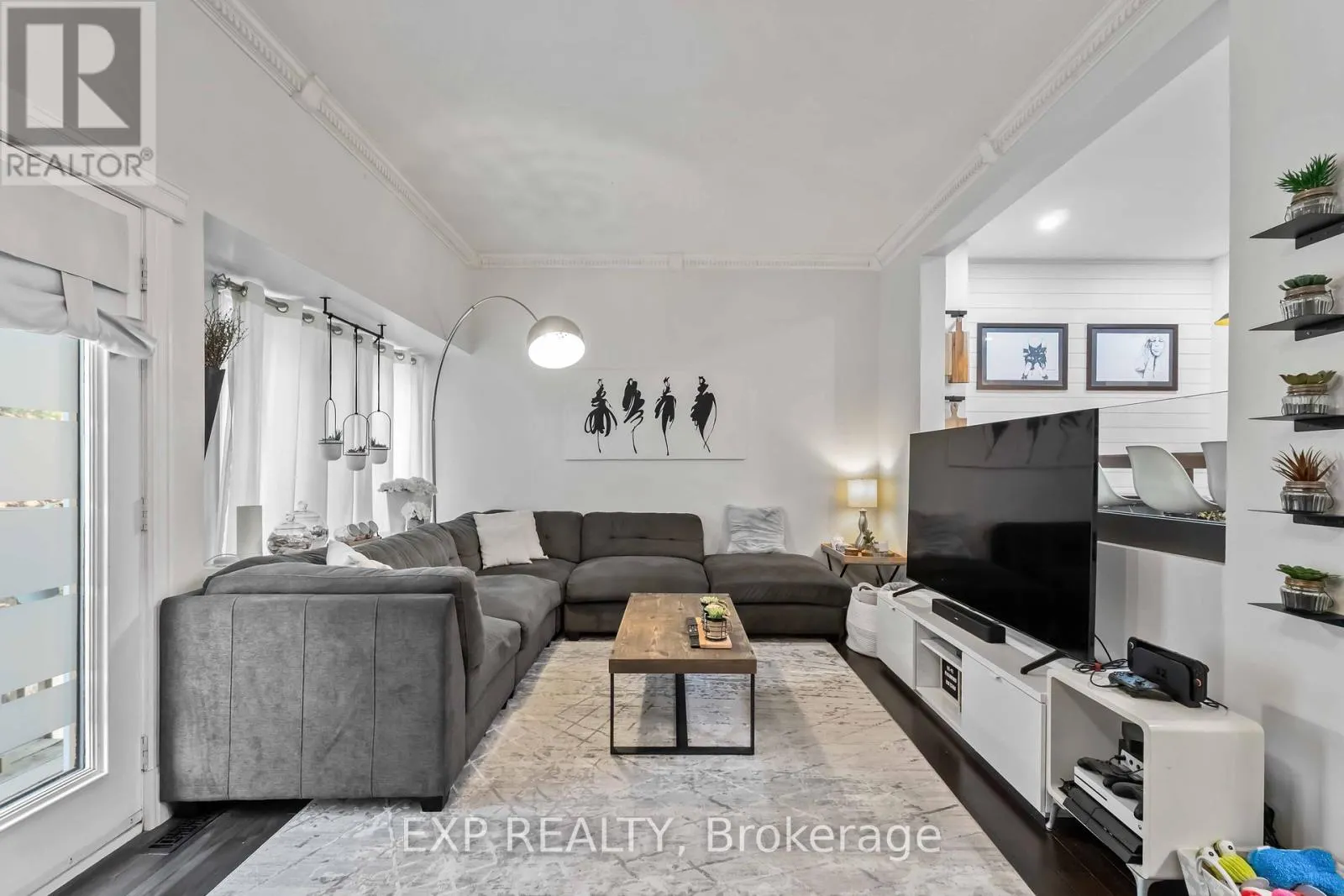 37 - 72 STONE CHURCH ROAD W