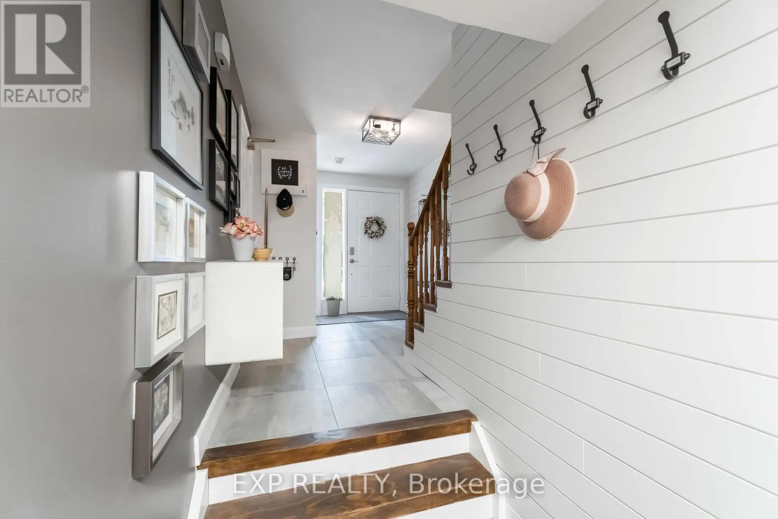 37 - 72 STONE CHURCH ROAD W