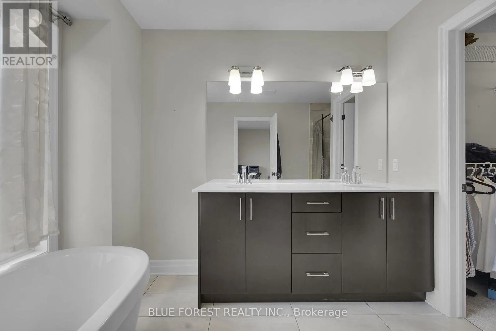 2 - 555 SUNNINGDALE ROAD E, #2
