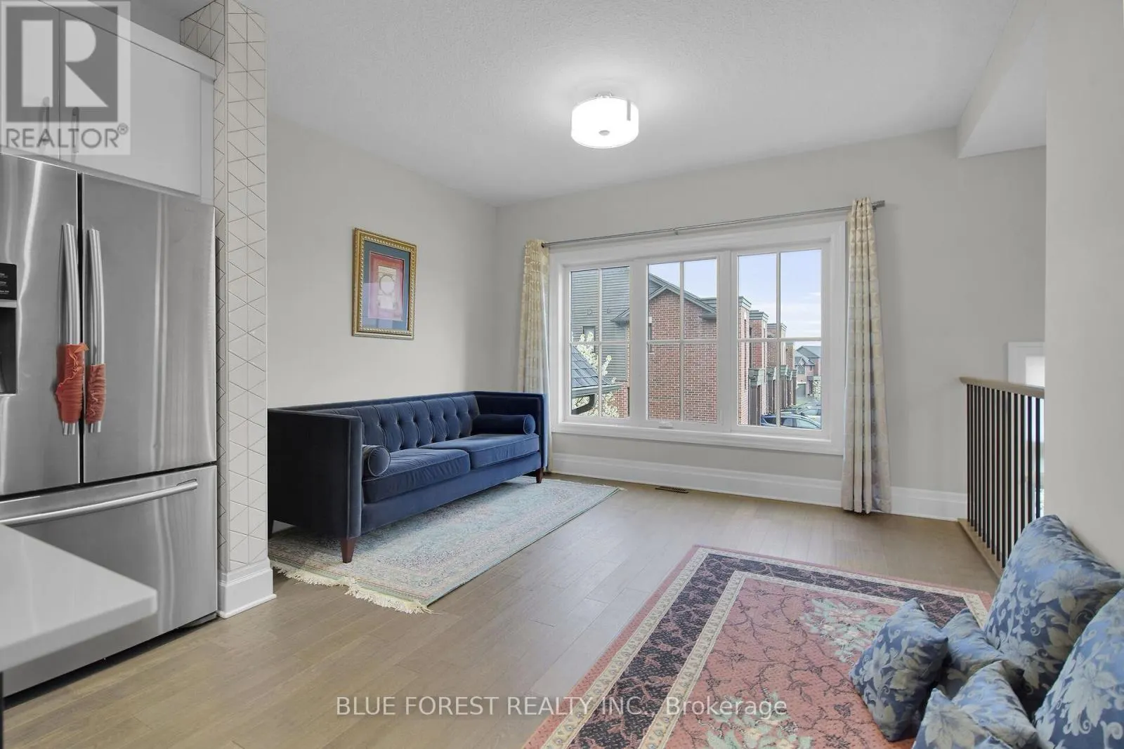 2 - 555 SUNNINGDALE ROAD E, #2