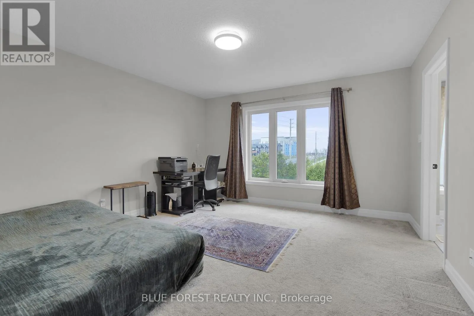 2 - 555 SUNNINGDALE ROAD E, #2