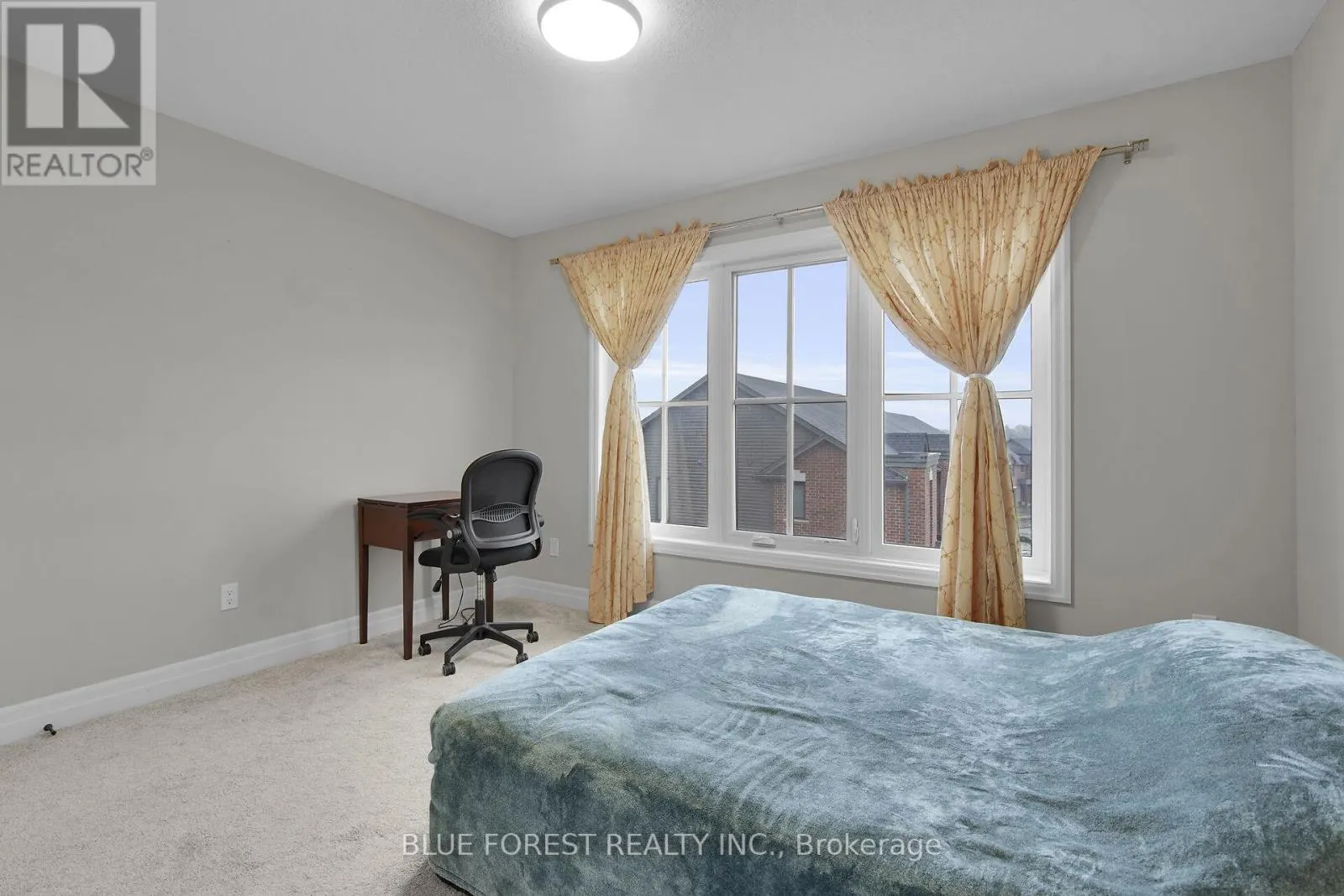 2 - 555 SUNNINGDALE ROAD E, #2