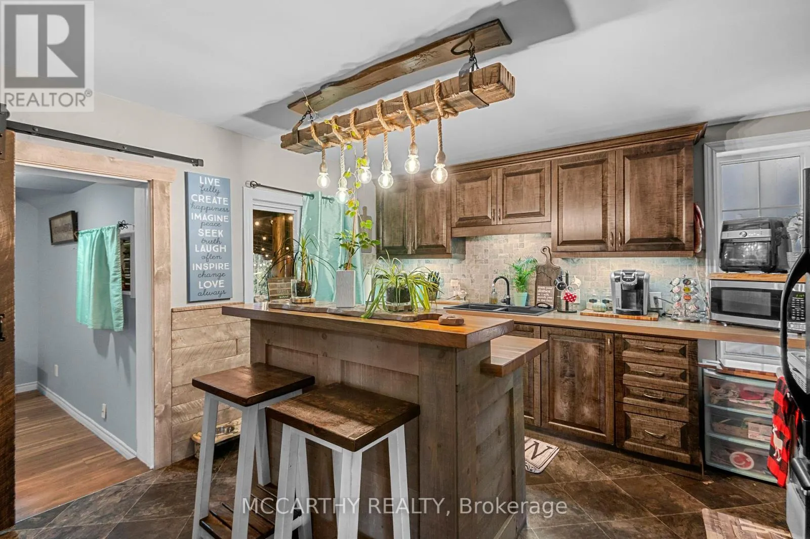180 GREY STREET W
