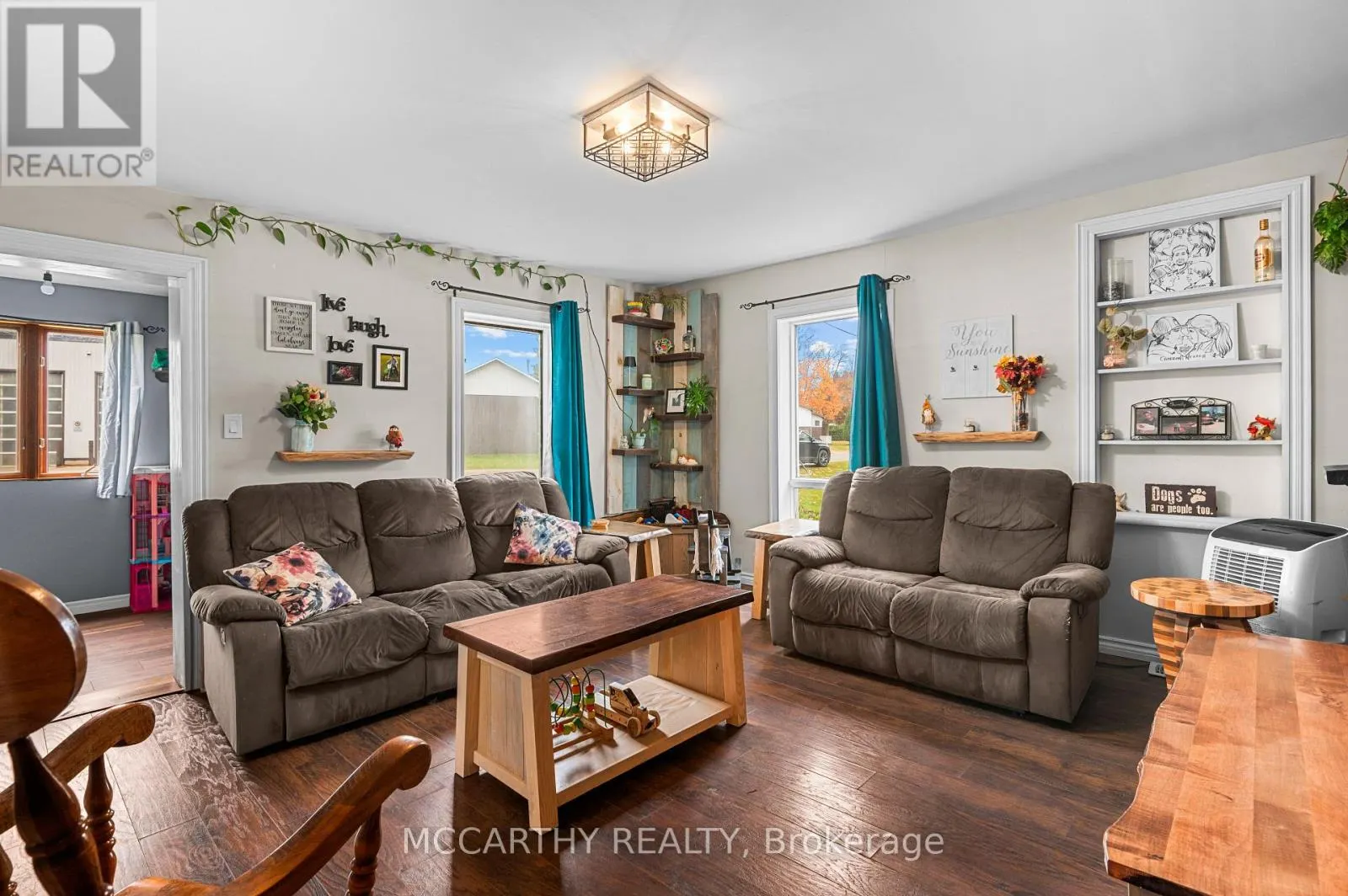 180 GREY STREET W