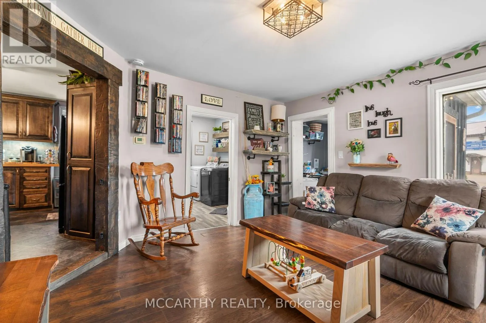 180 GREY STREET W