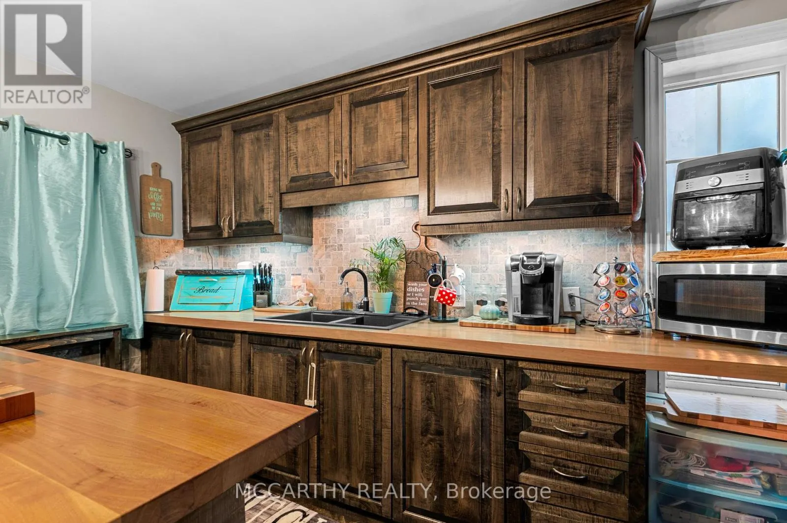 180 GREY STREET W