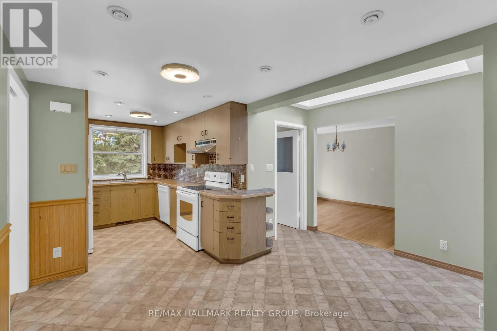 2551 RUSSLAND ROAD