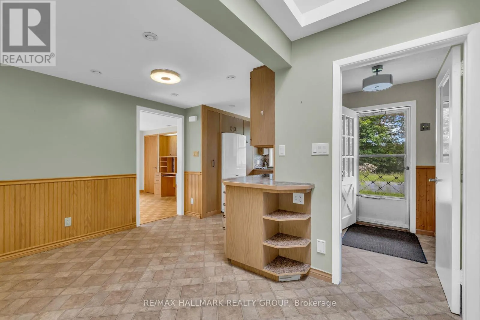 2551 RUSSLAND ROAD