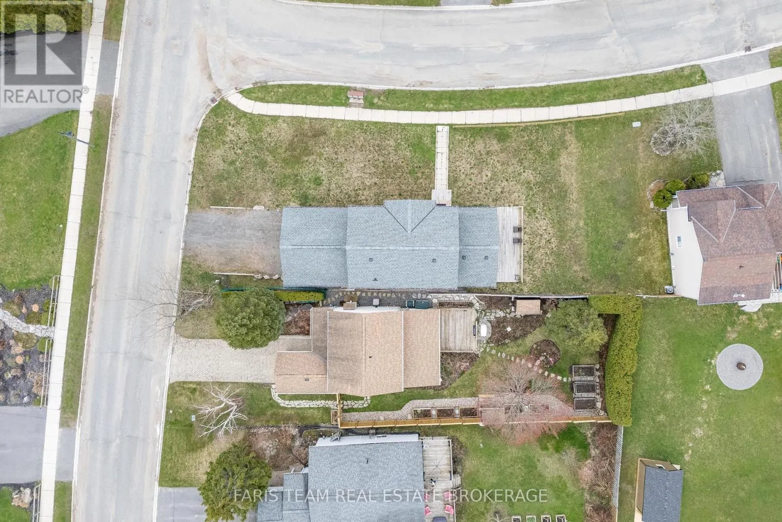 15 LANKIN AVENUE