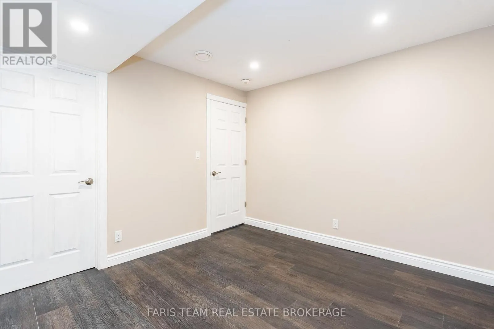 15 LANKIN AVENUE
