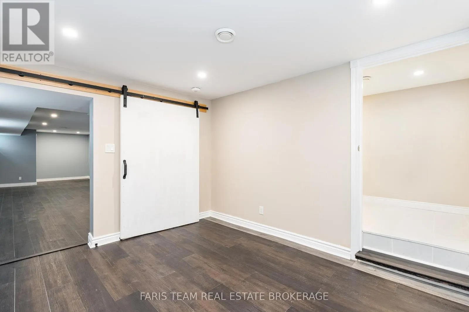 15 LANKIN AVENUE