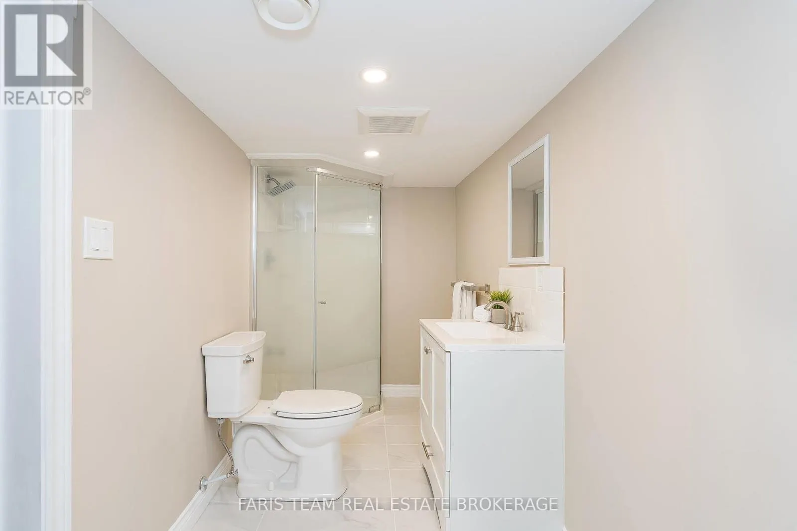 15 LANKIN AVENUE