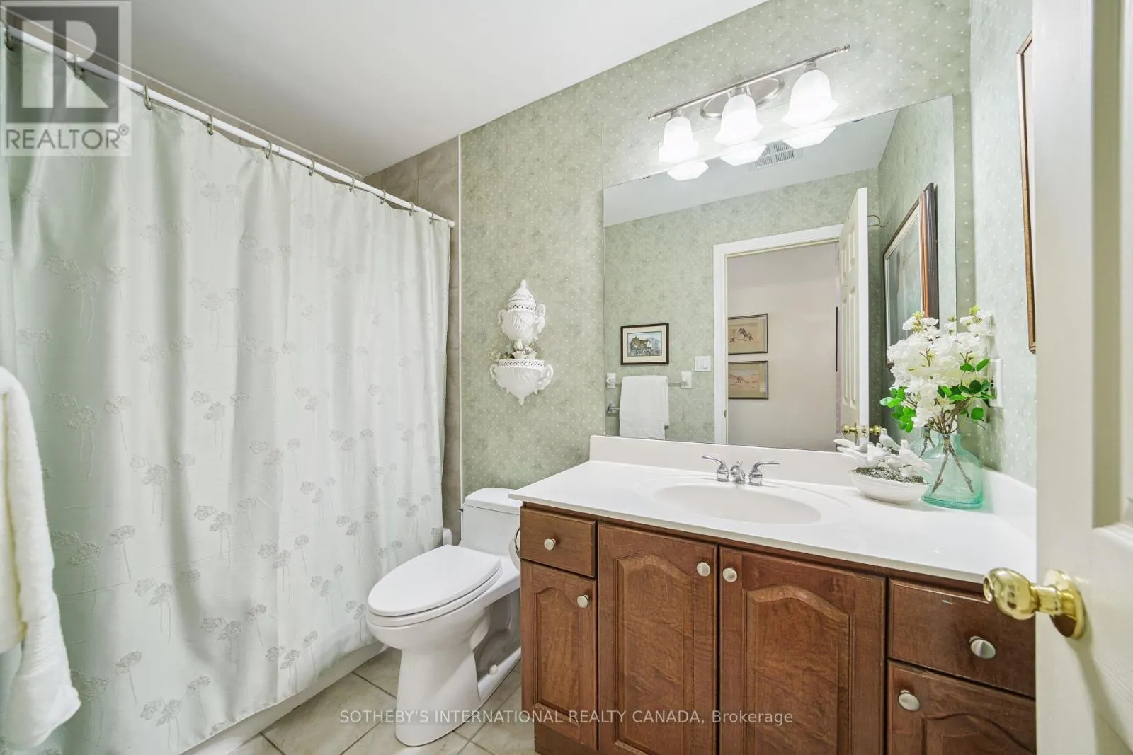 103 - 2000 CREEKSIDE DRIVE