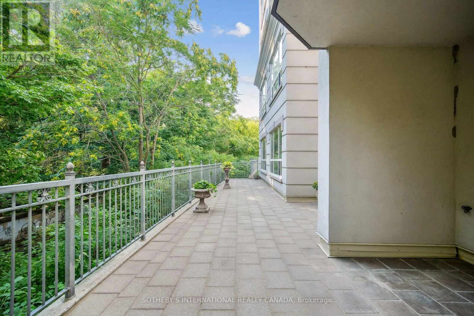 103 - 2000 CREEKSIDE DRIVE