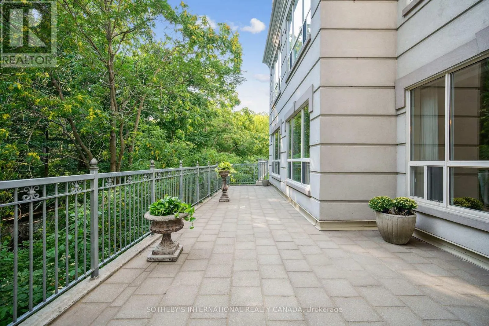 103 - 2000 CREEKSIDE DRIVE