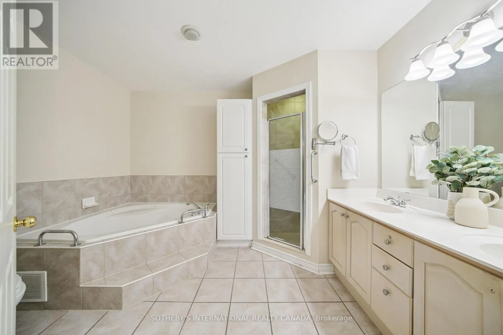 103 - 2000 CREEKSIDE DRIVE