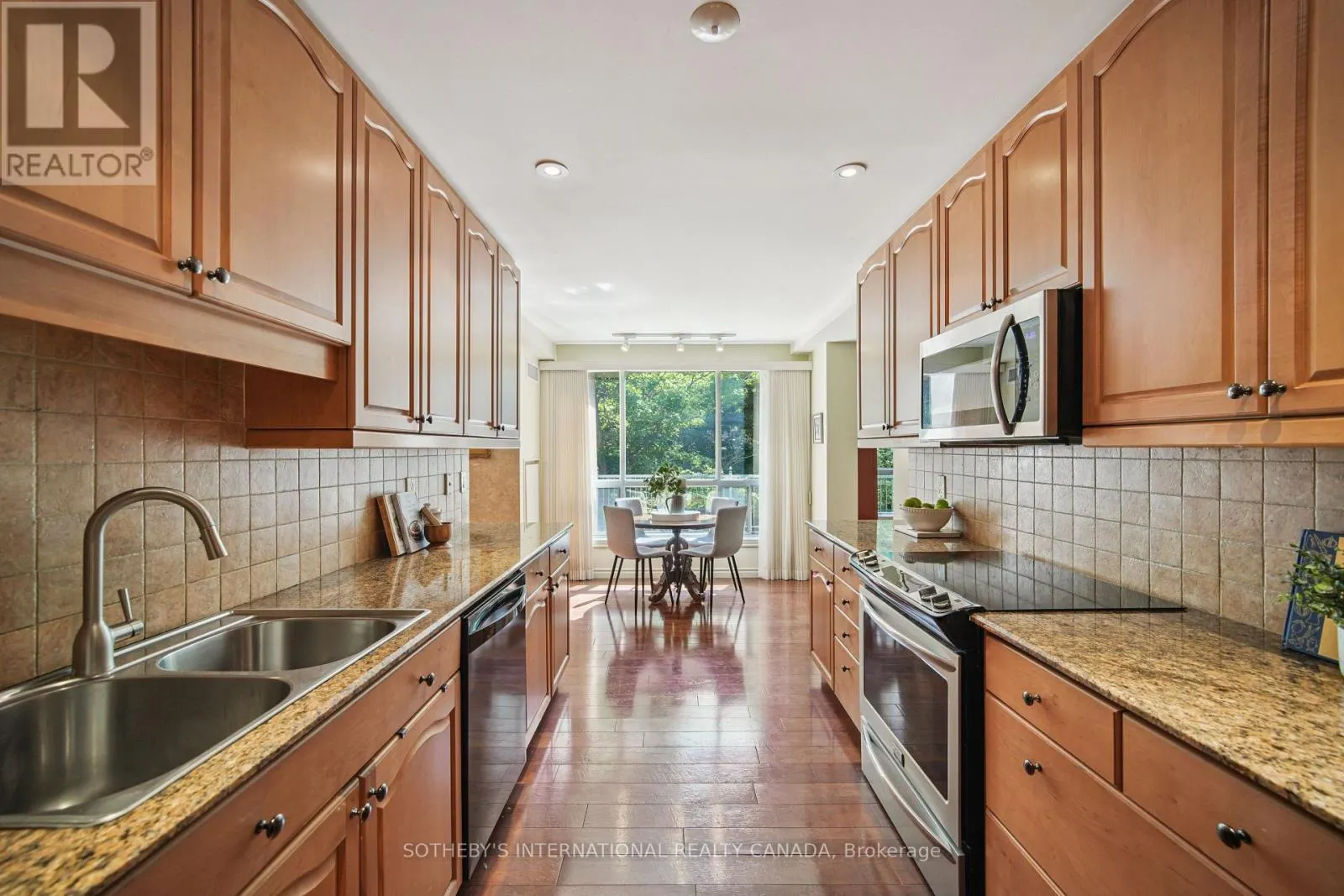 103 - 2000 CREEKSIDE DRIVE
