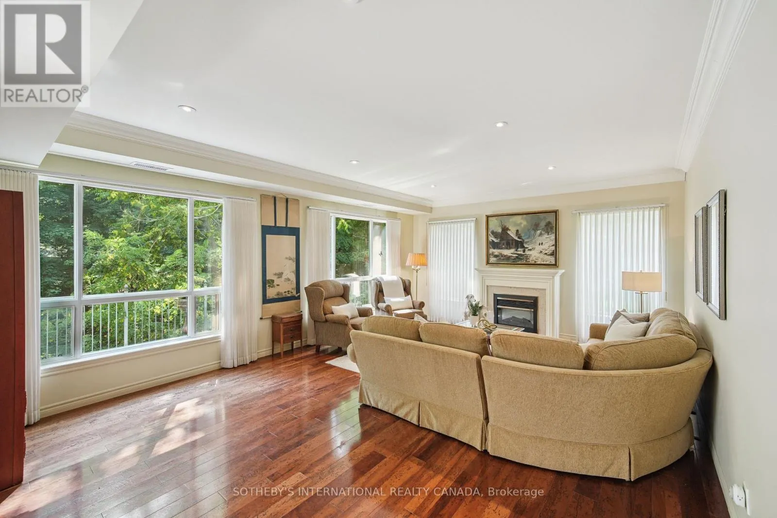 103 - 2000 CREEKSIDE DRIVE